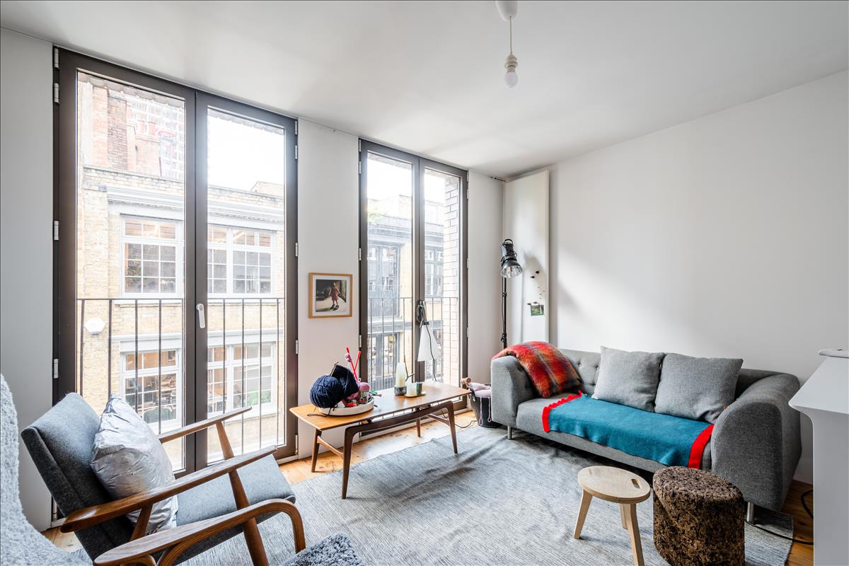 Three bedroom penthouse apartment for rent on Charlotte Road EC2A