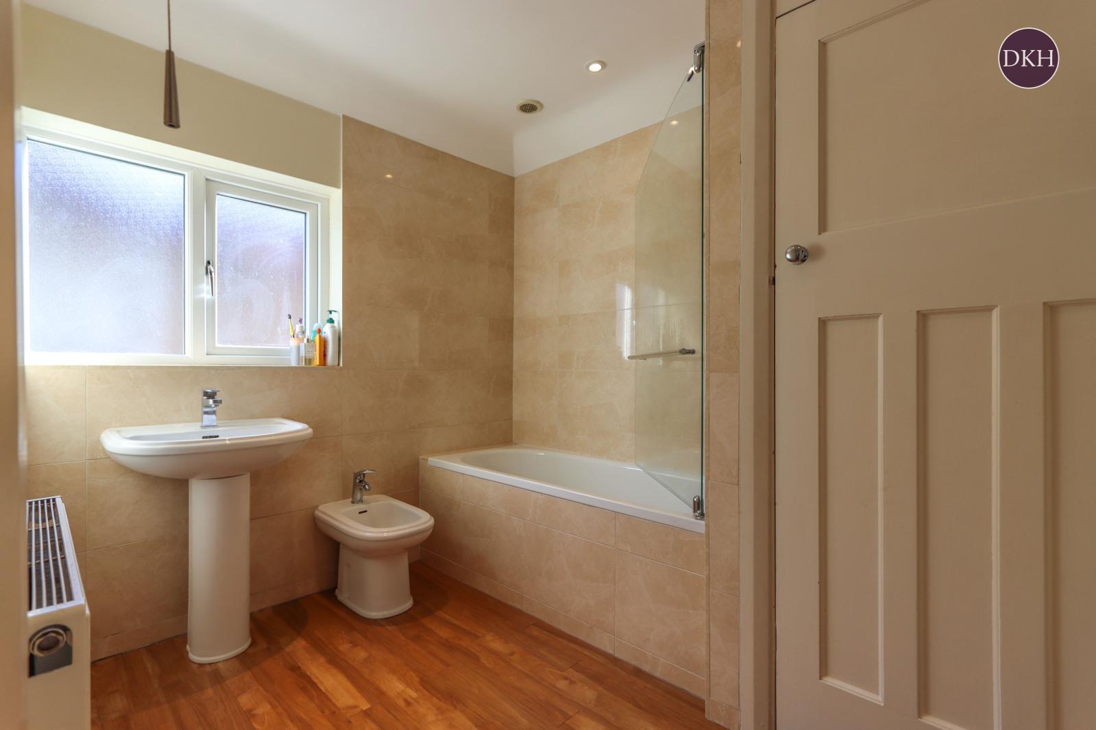 Property Image 40ebb3bf-84b5-4e6c-b0b6-d3eee7aa8dd1