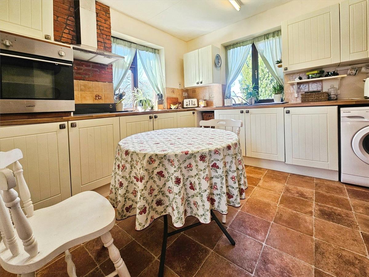 Property Image 4105e22c-0d9c-4745-9cf2-01fe2412a672