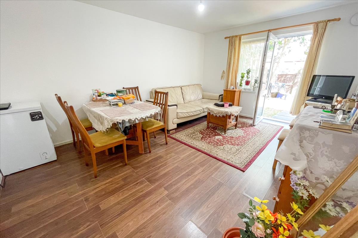 Property Image 41571a88-b812-4d84-a237-5f083f203005