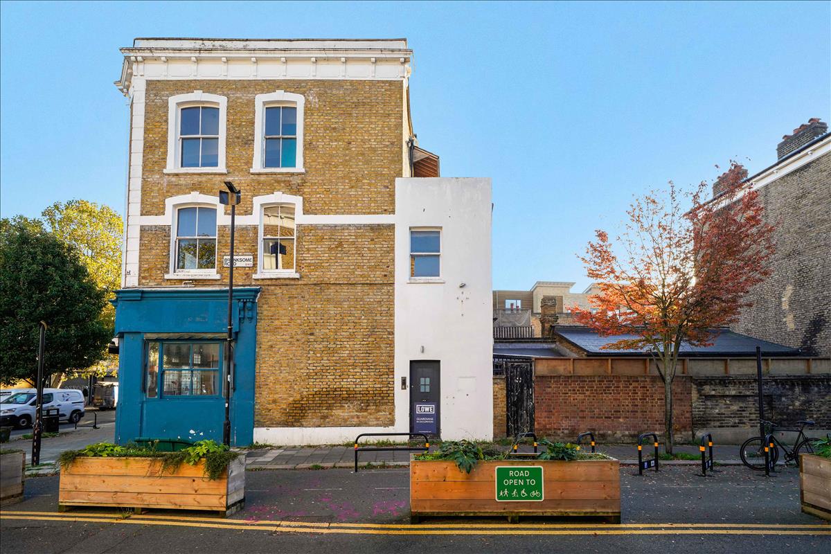 Property Image 4166e99e-bc66-47f9-9dd3-99fc4f99c352