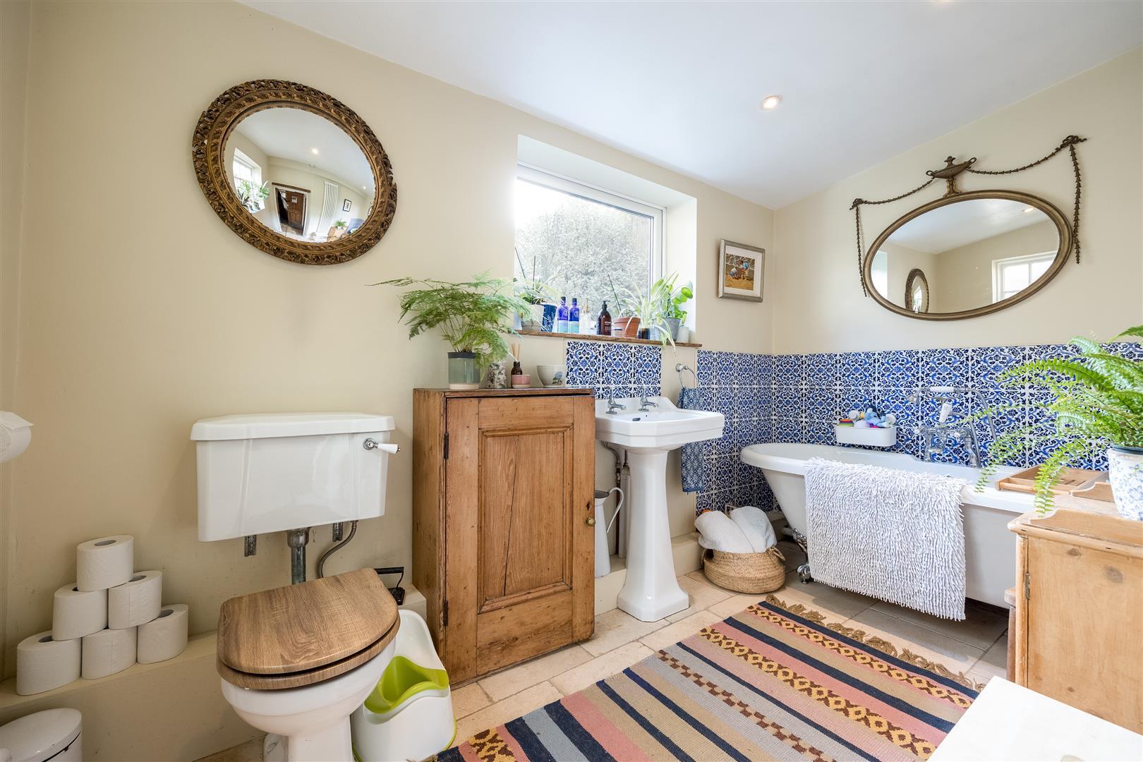 Property Image 41a86ecf-4465-4273-9eff-078c3f688b03