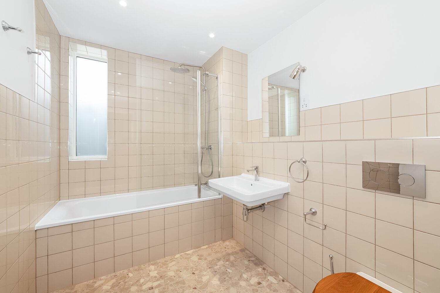 Property Image 41e73edc-cc45-4037-9961-95f82baf28f4