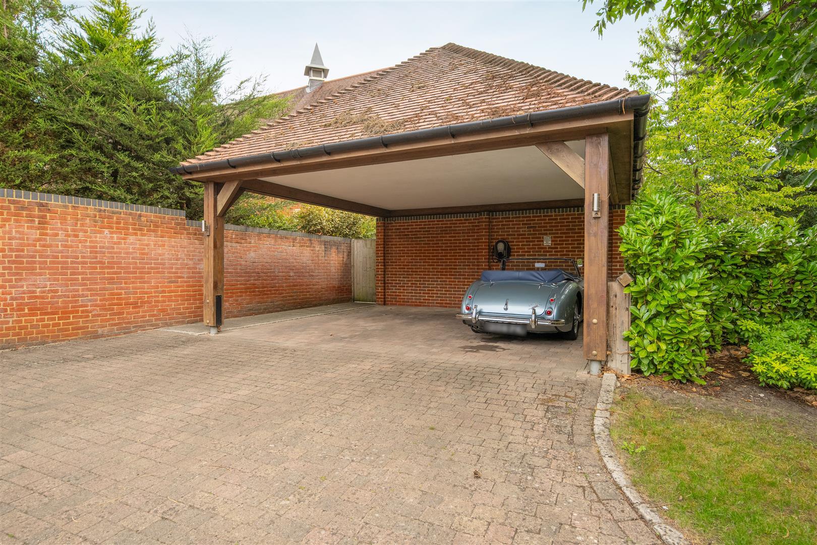 Property Image 424afff2-9a38-42d2-8356-c9de7d89dea7