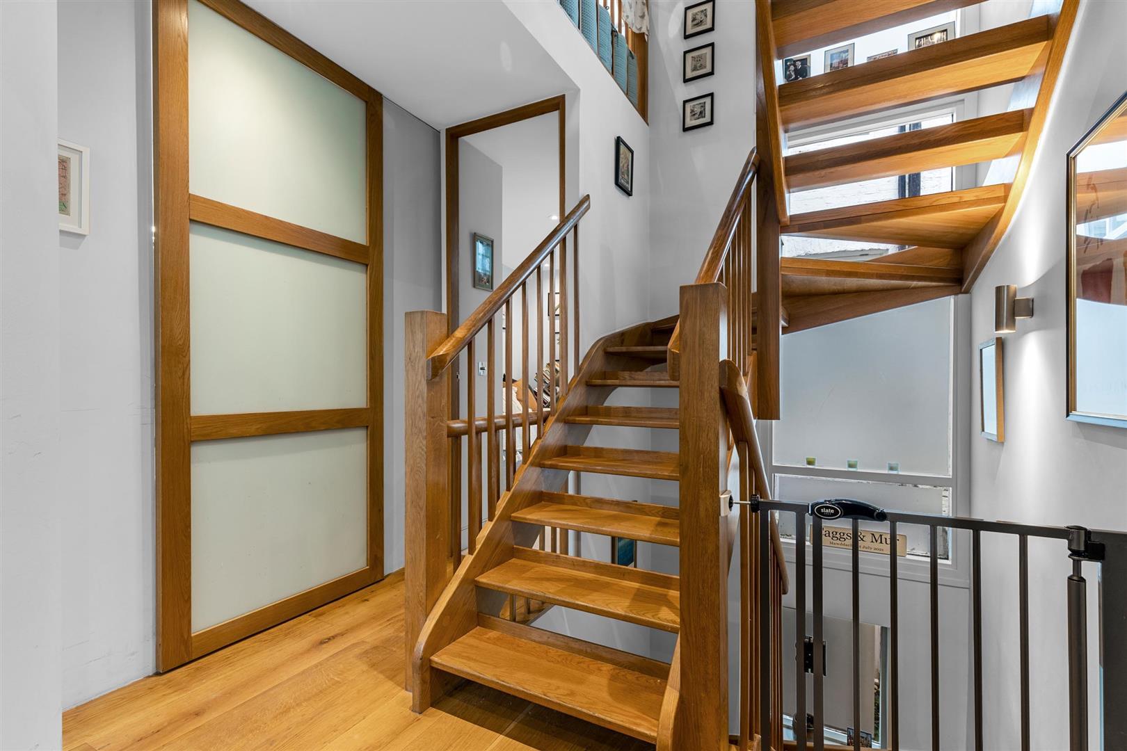 Property Image 4252c3b3-22e8-40d3-b9ed-233b662a93fb