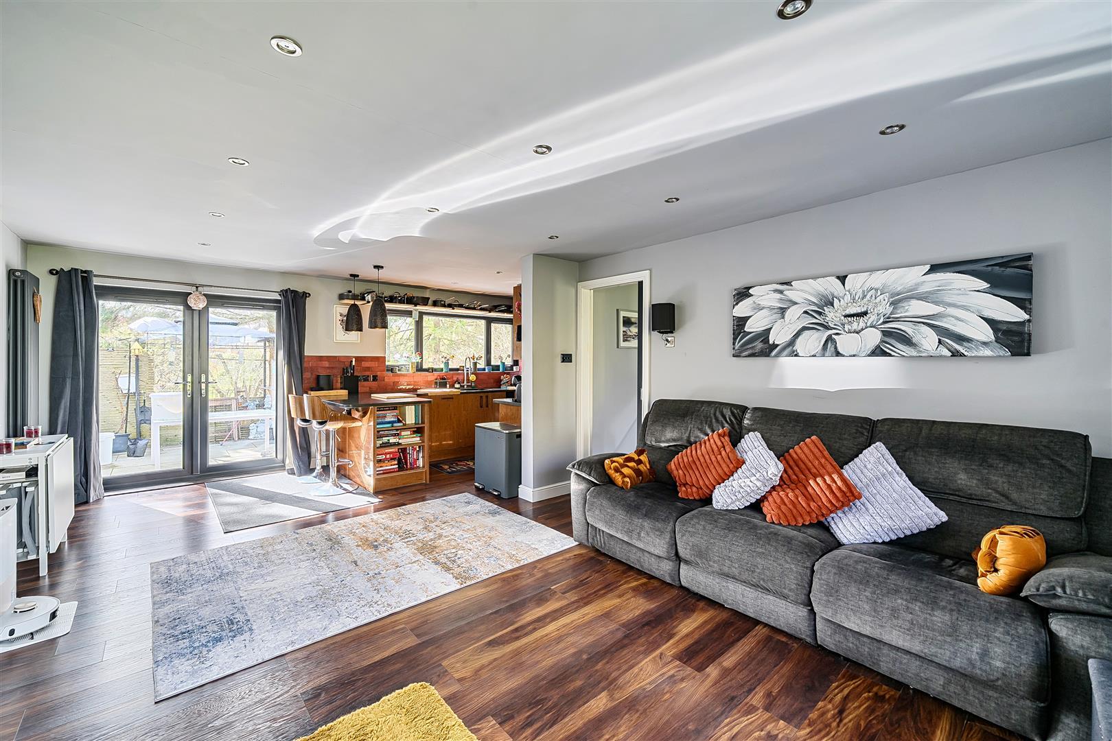 Property Image 425d0a9a-82b9-4129-90f0-b3b3e47c3a48