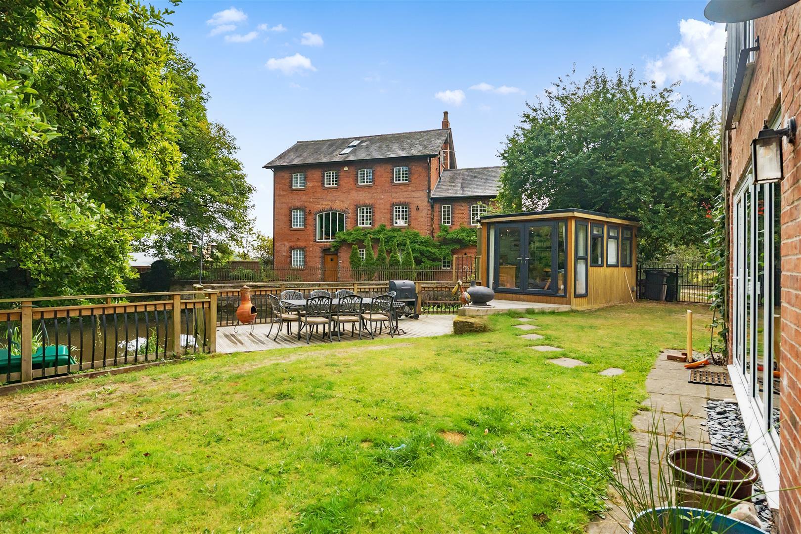 Property Image 426a9e3a-ed0b-44af-9253-d0edeed73cb5