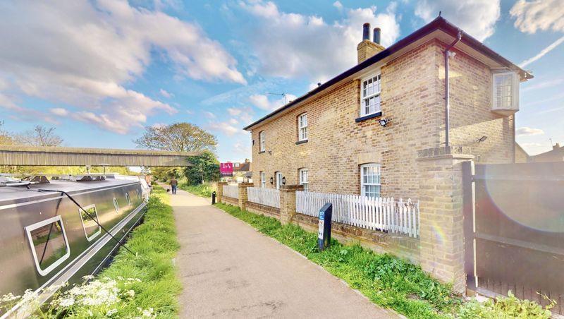 Property Image 428586b6-d804-40b6-8b1e-e8263f63af83