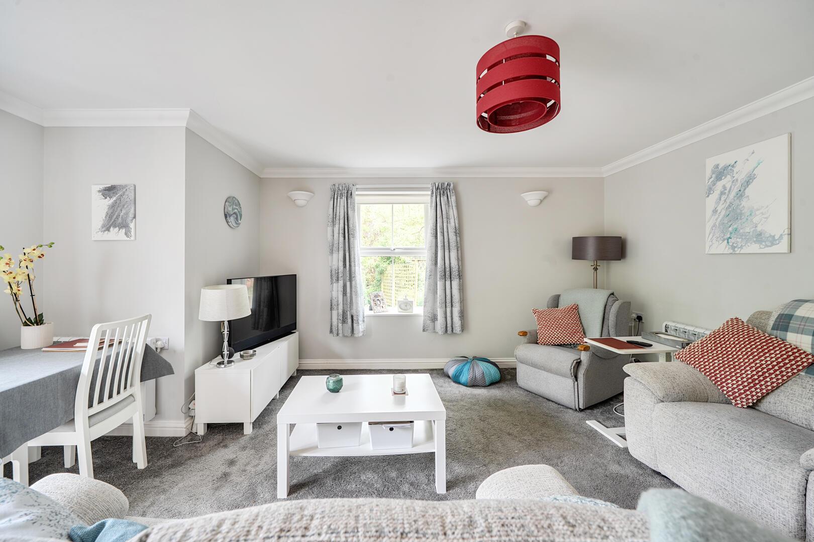 Property Image 42a30aef-02ca-4b92-a496-6c55b2c1c0c6
