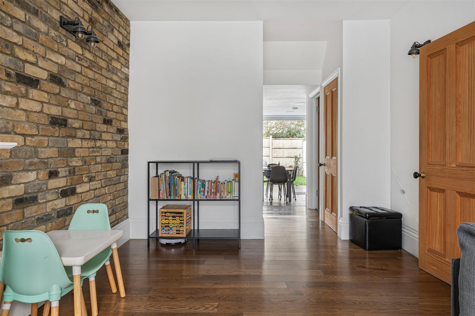 Property Image 42b23f54-87e2-43cf-ad2a-1bbc57bf7198