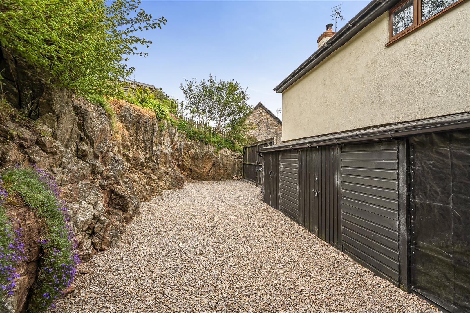 Property Image 42b74df9-87a2-451e-8e10-e3c46d658d9c