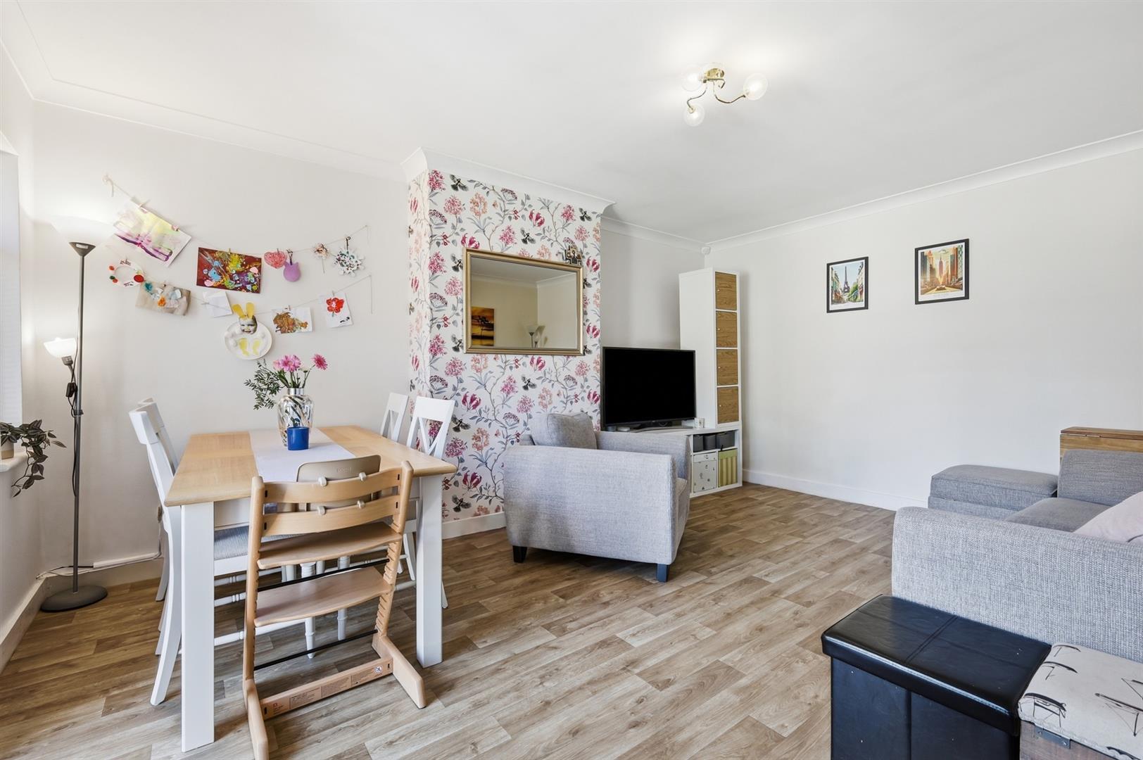 Property Image 42dd9598-b14a-4f0b-b6ff-adc19b2eff52