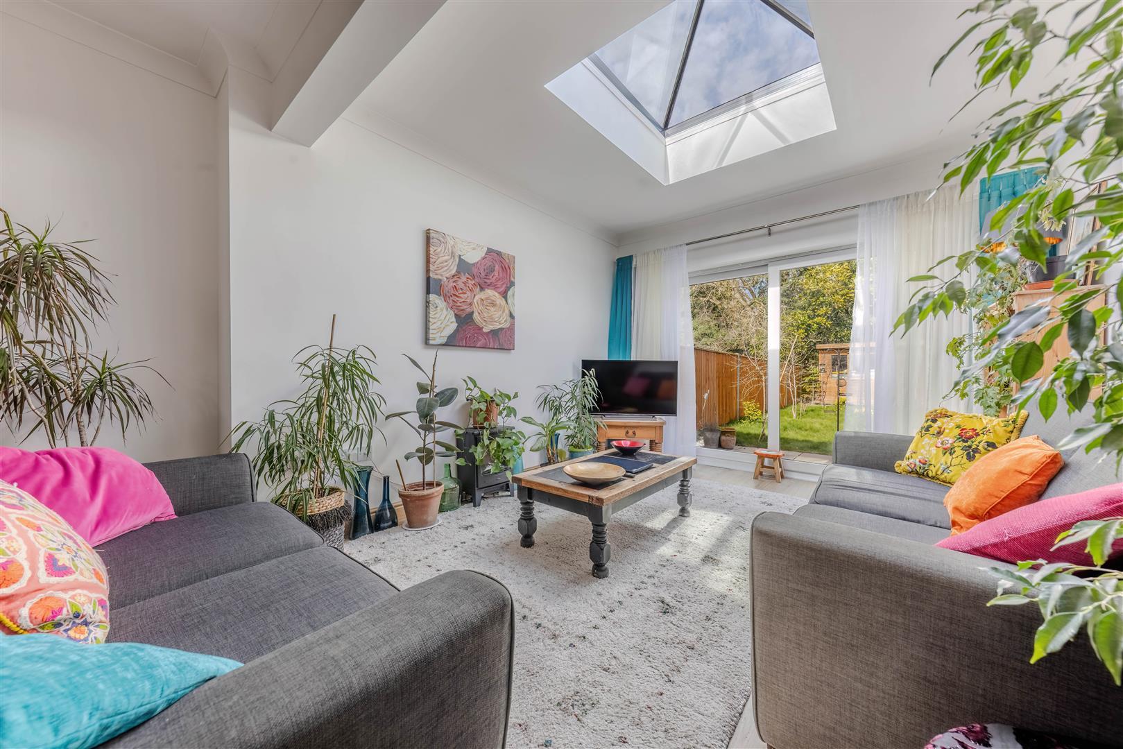 Property Image 42e01716-b0d2-44e5-b5bf-19bb518ea724