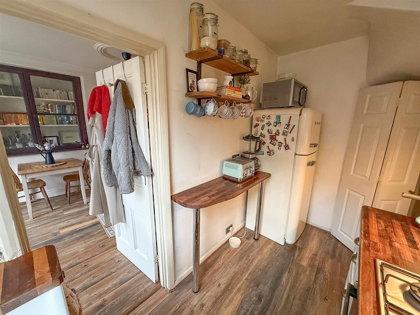 Property Image 42eac36c-6fd7-40ed-b858-f9c7fe4066b6