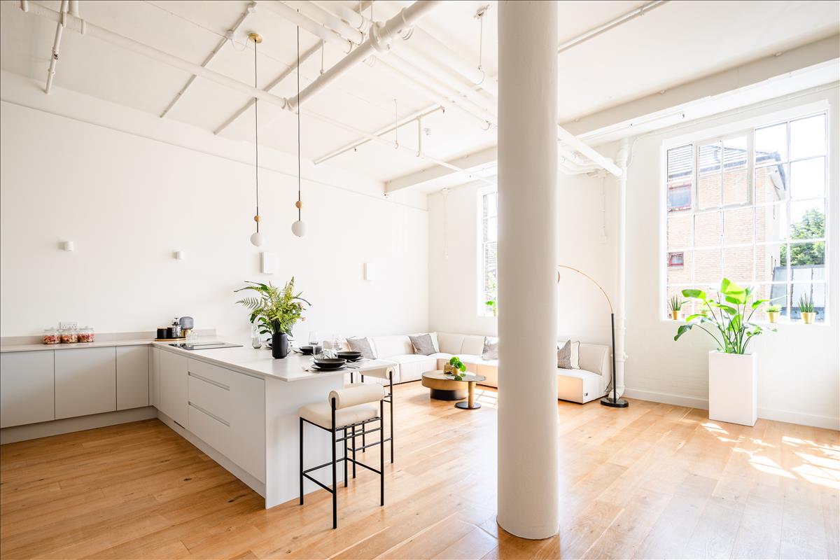 Studio with separate sleeping area, one bedroom, 1 bedroom, for sale in Hoxton, Angel, Hackney, N1
