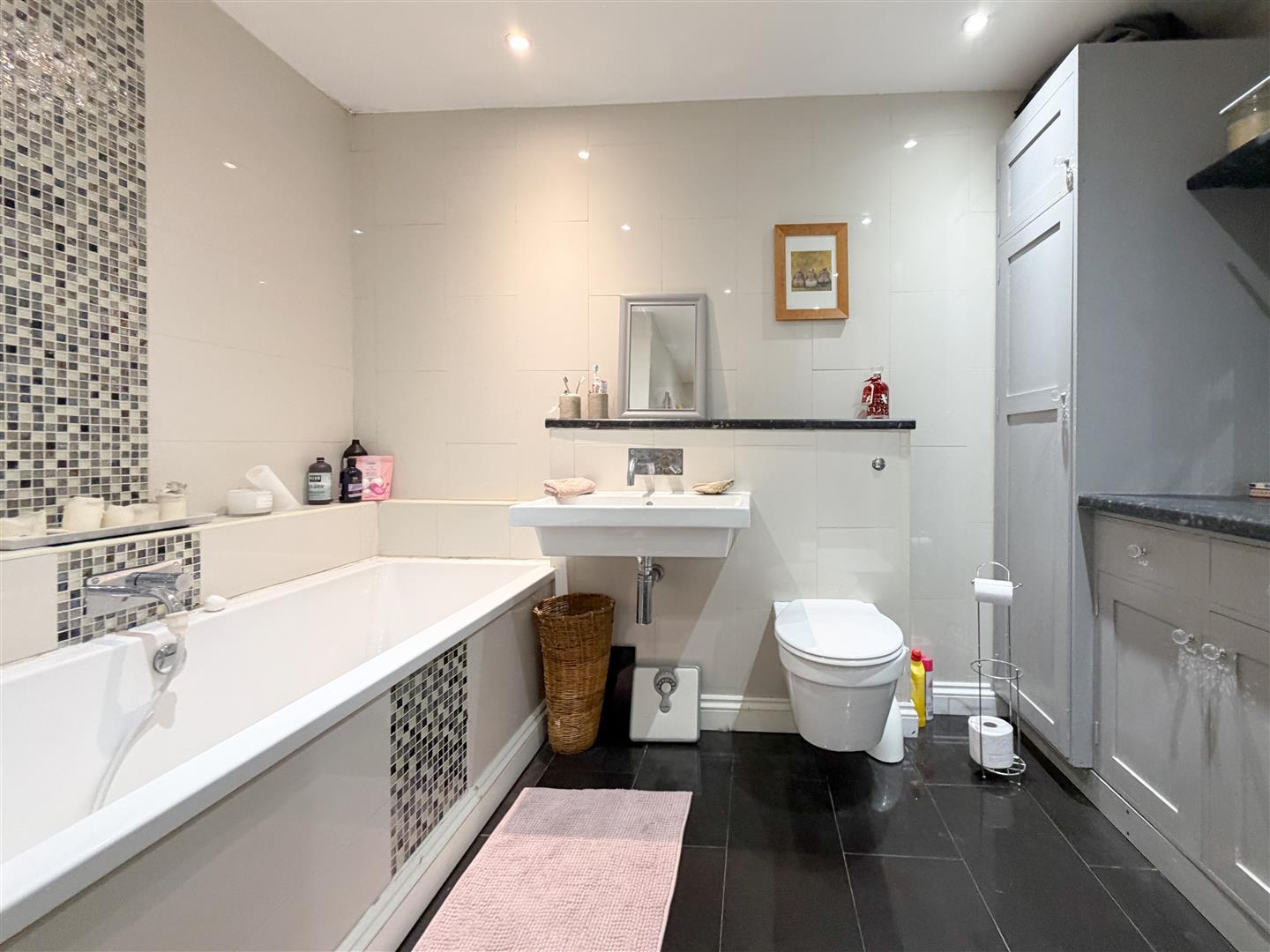 Property Image 42f89f8e-882e-494d-9ef6-56dadc24f766
