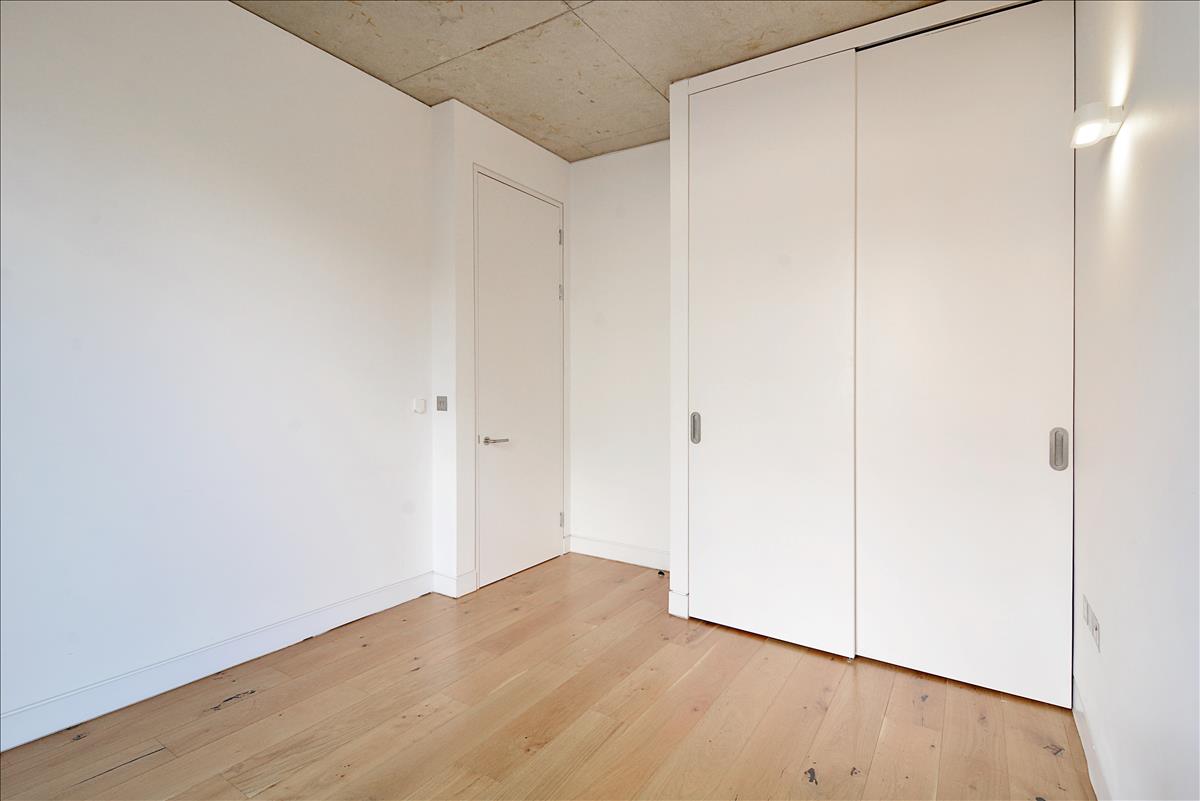 architecturally designed 2bed new build for rent in haggerston
