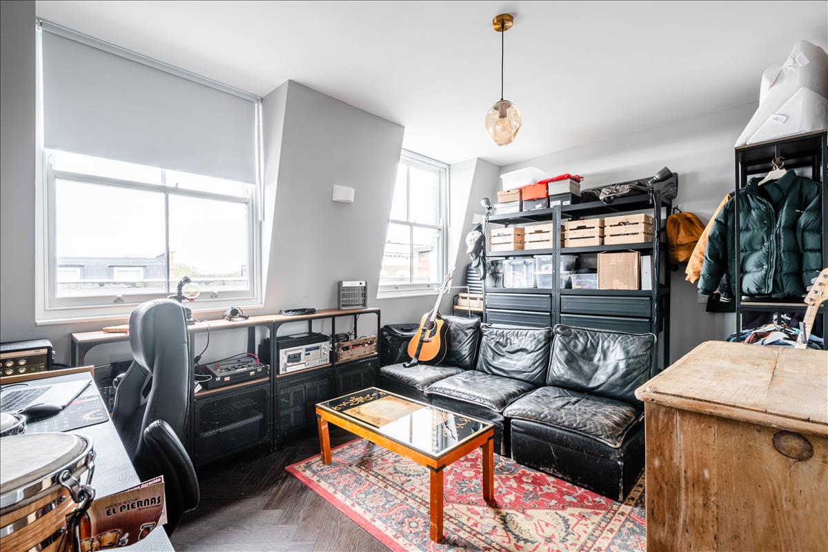 A rare opportunity to acquire a mixed-use freehold investment in the heart of Lower Clapton, positioned on Chatsworth Road, an increasingly sought-after high street known for its independent businesses.
