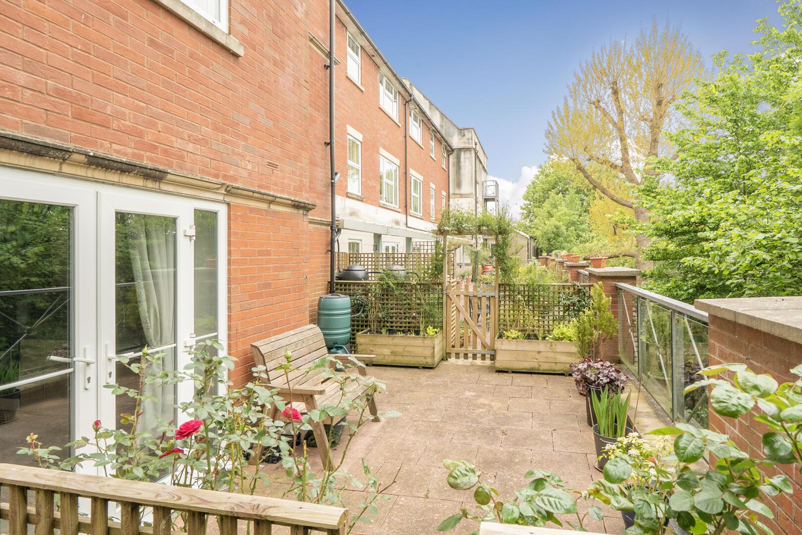 Property Image 434e35d4-a530-44b8-80f2-2bf17228fc9f