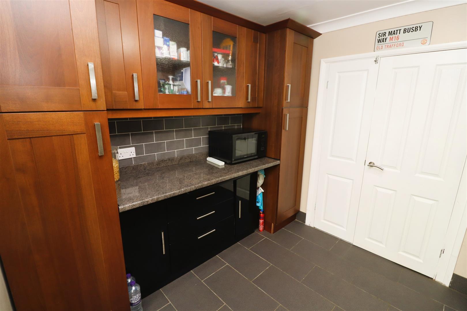 Property Image 43659e1a-4e7a-4752-80e9-8d46d4fc4c90