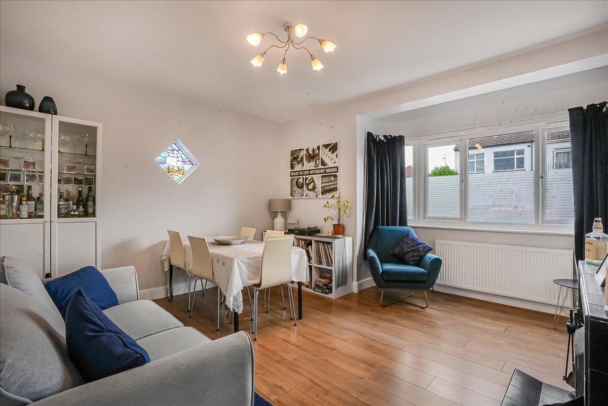 Property Image 4373620c-f68c-4718-bf01-2ce1c53fba31