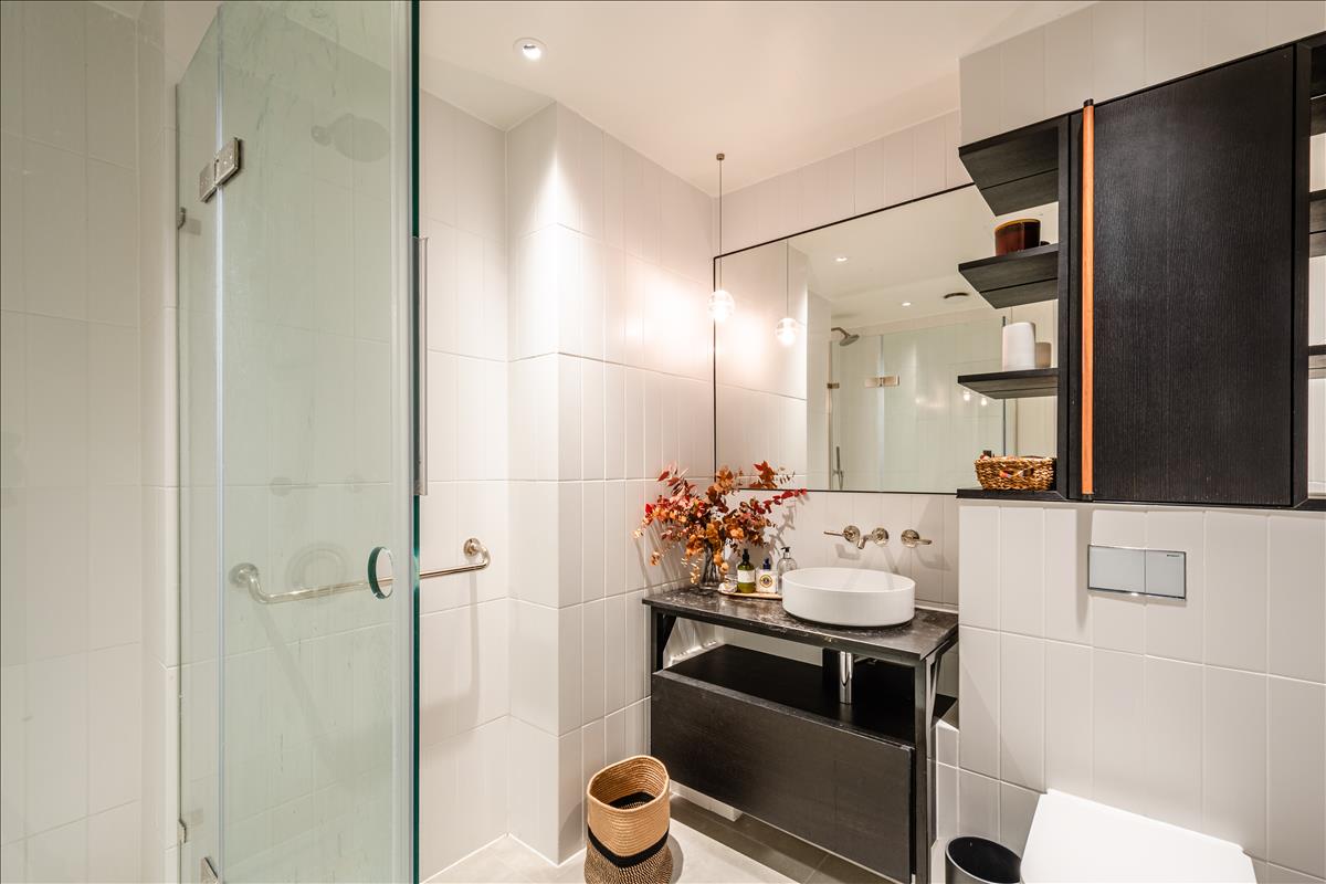 This beautifully presented bright and spacious three-bedroom apartment is on the third floor of the sought-after Long & Waterson development just moments from Columbia Road and Shoreditch High Street.