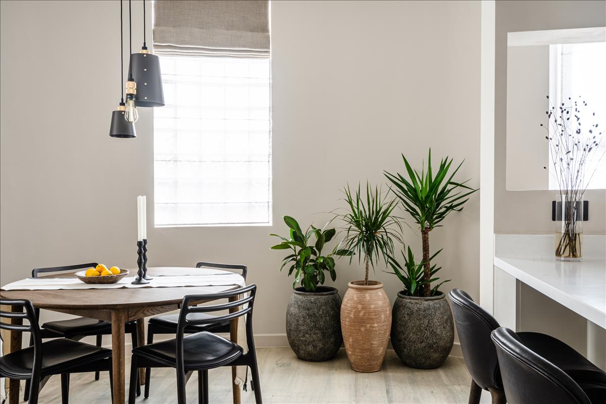 Newly refurbished two bedroom high end apartment for let in the exchange building Spitalfields E1