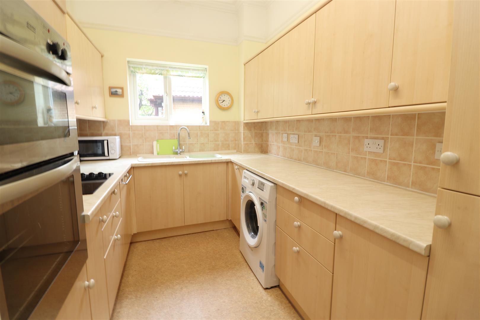 Property Image 43b642e1-cf6b-47f1-be85-c617304bf5ba