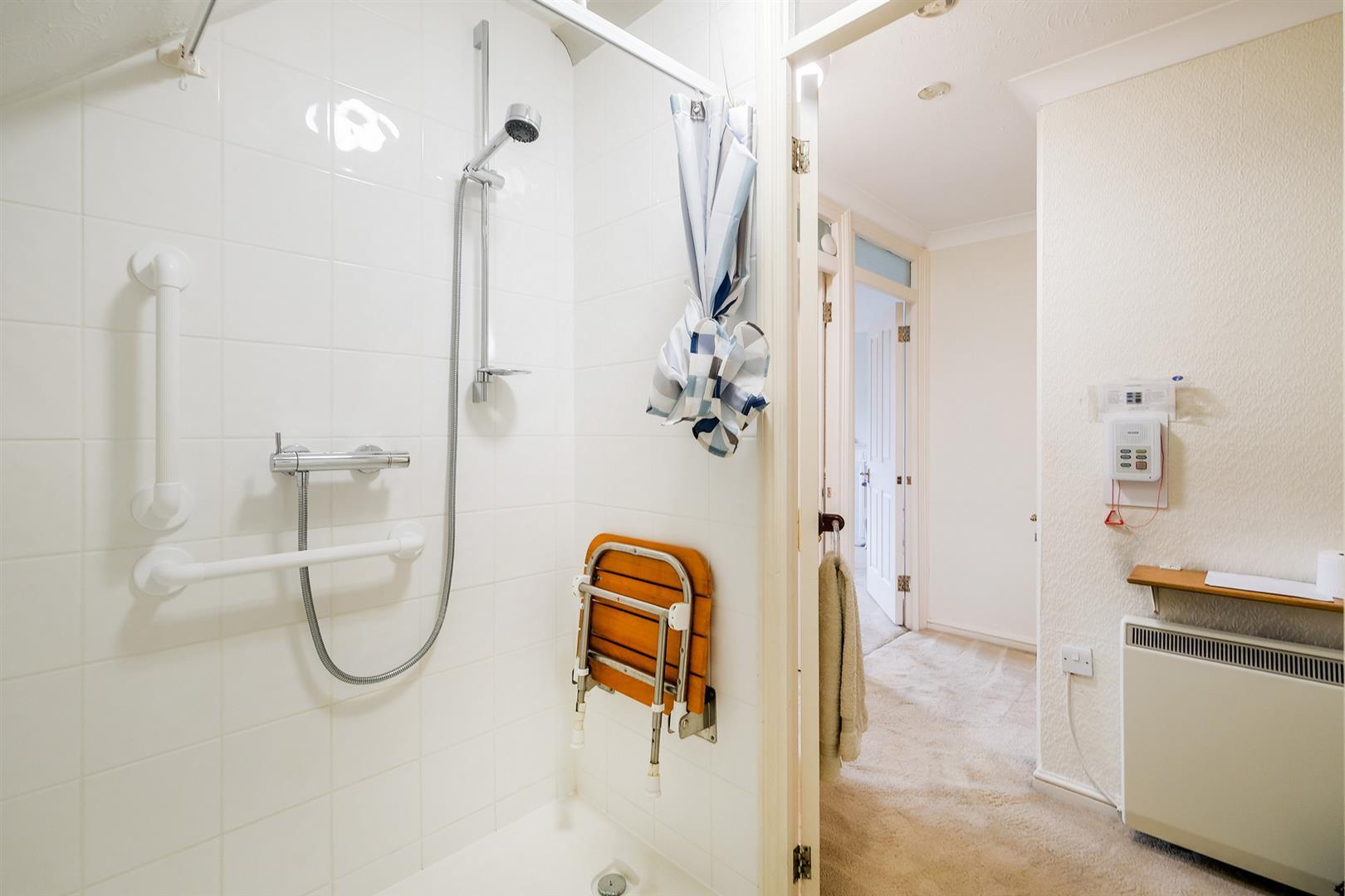 Property Image 43df25cf-2d5b-44a1-8f9c-b12db65cb1cb