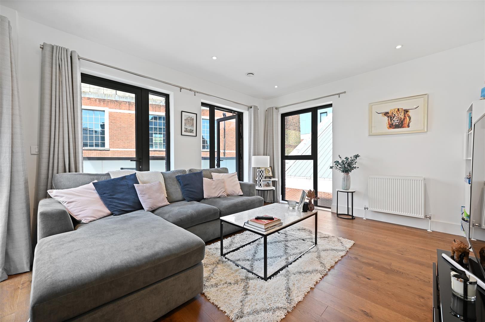 Property Image 44088328-4631-4740-a52d-79025fb9408f