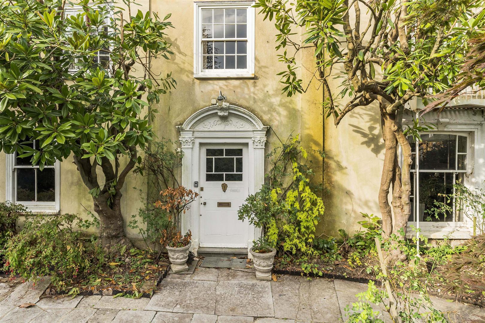 Property Image 443d65aa-10d6-43f5-bdf3-096e405f8fab