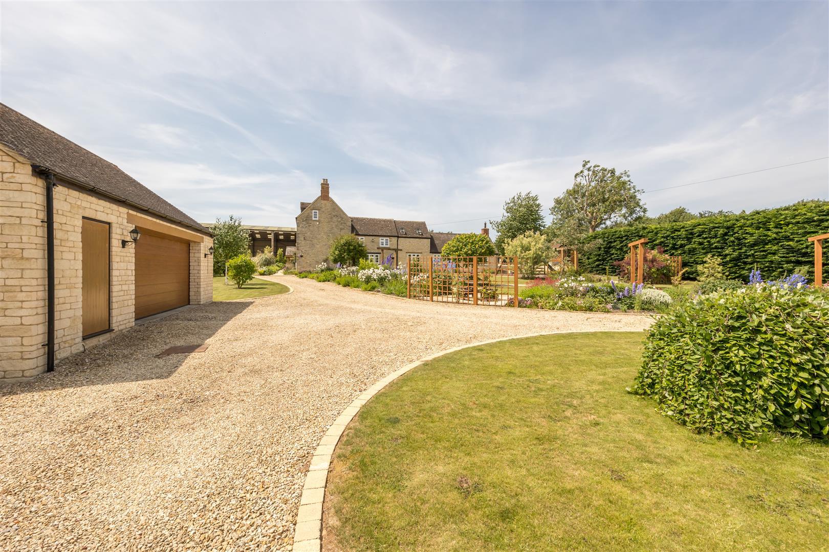 Property Image 44984bf6-5d32-461d-abeb-62c0c2b376d9
