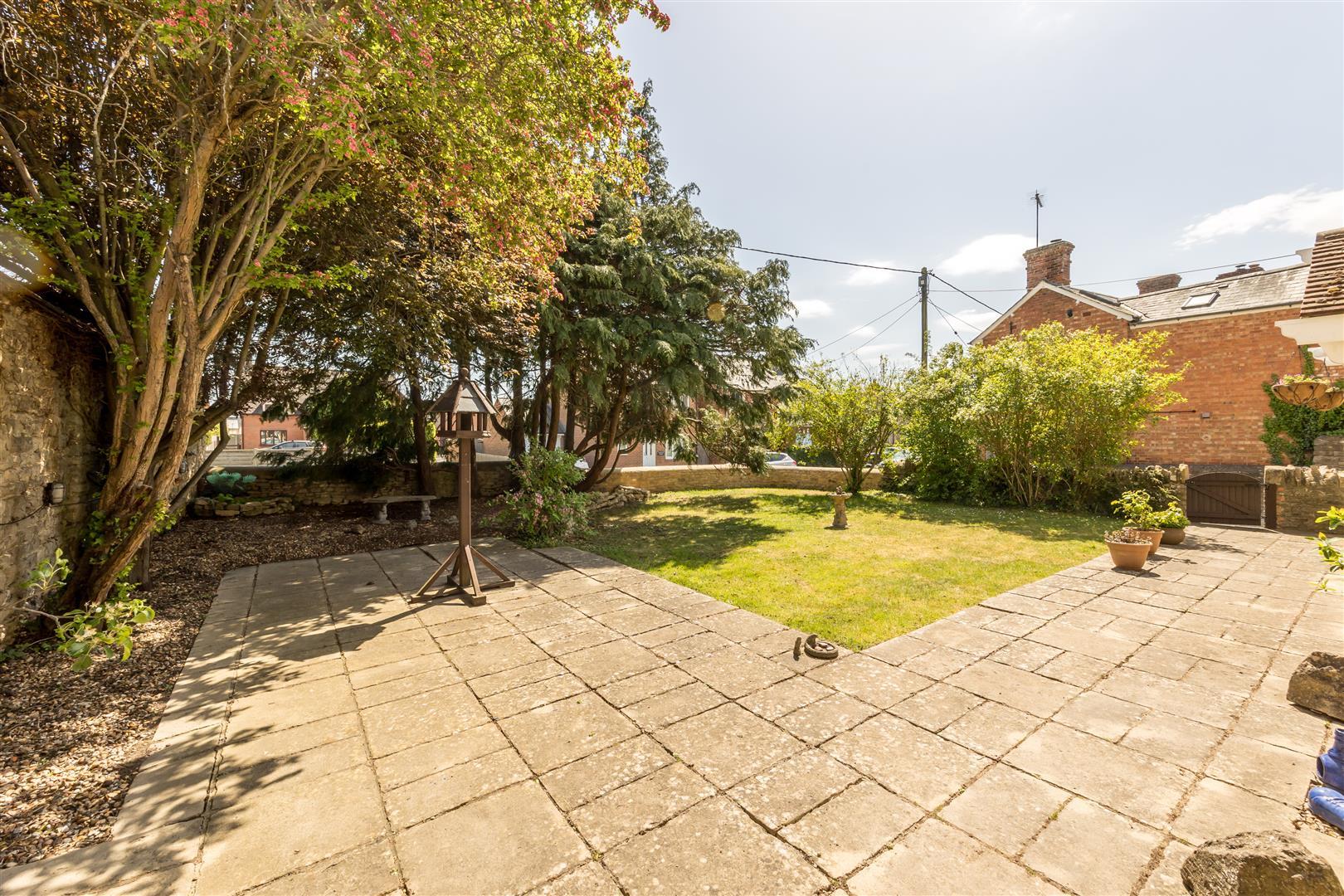 Property Image 45012060-bf55-4916-a119-df96986b12ce