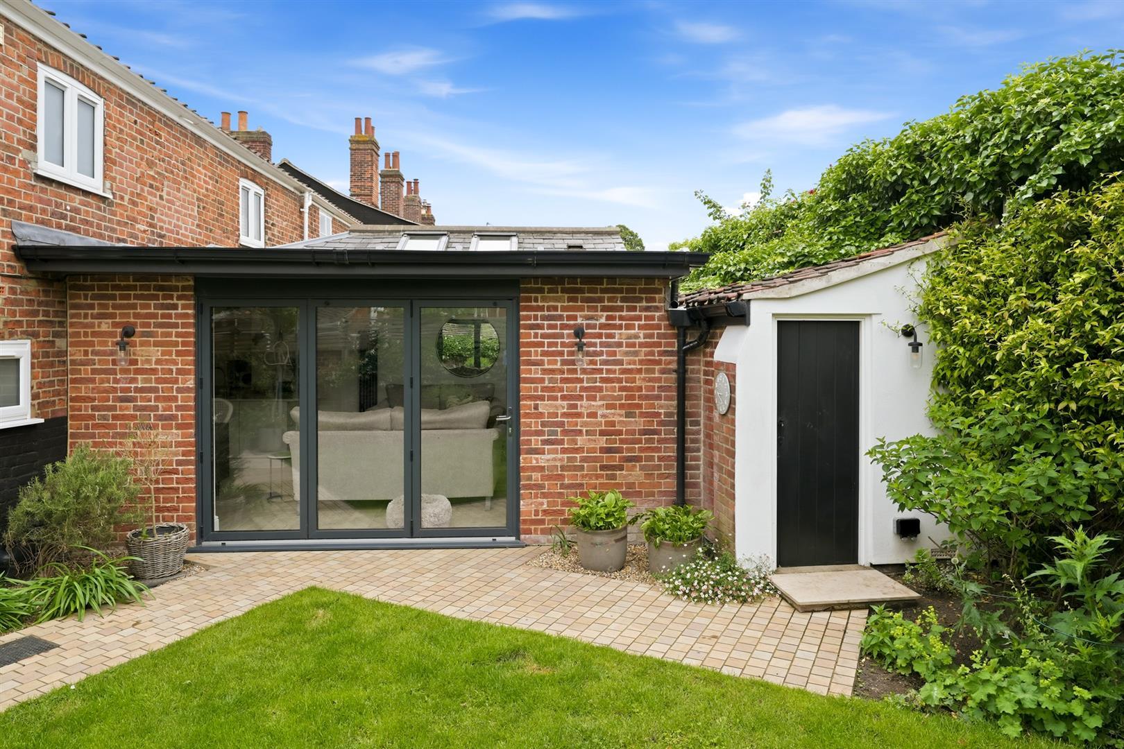 Property Image 454df32a-6797-4f55-b567-2e2e48dde19e