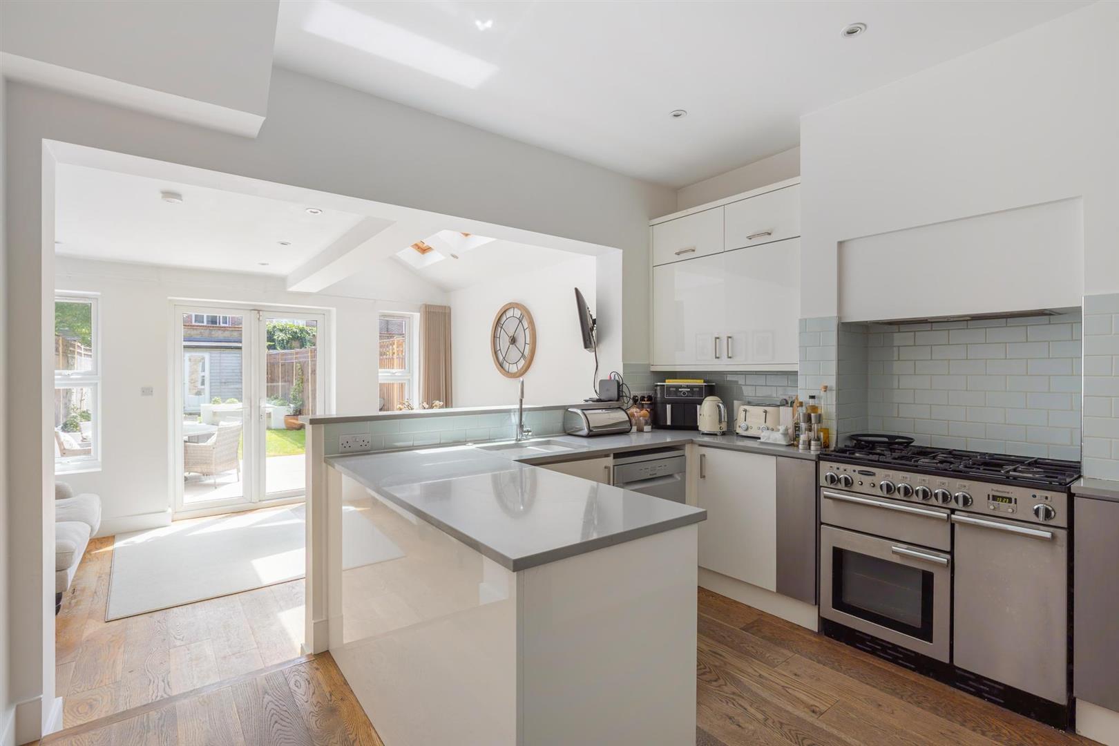 Property Image 45666353-1fef-455e-bbb2-e0f4a190a957