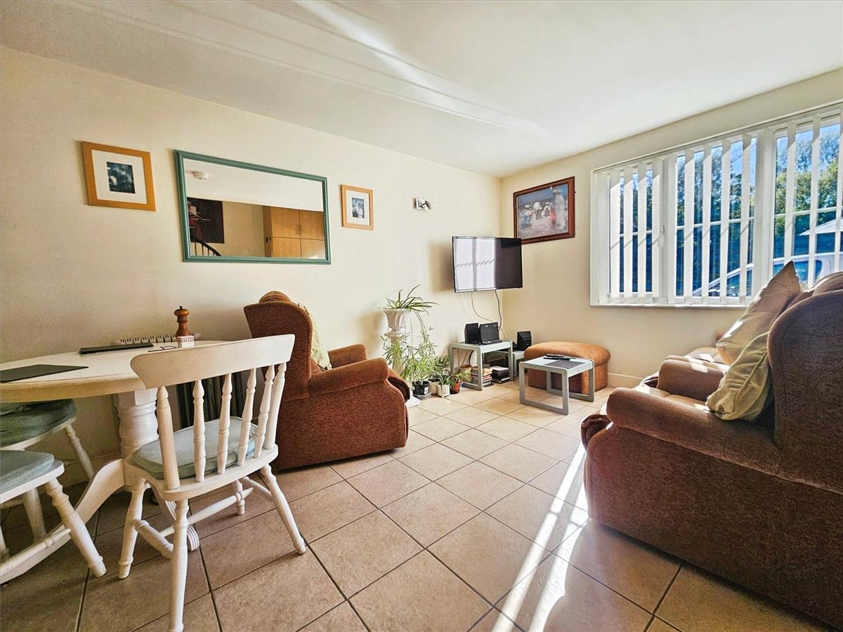 Property Image 456acf6b-0cb4-4156-8fde-69784c4069f7