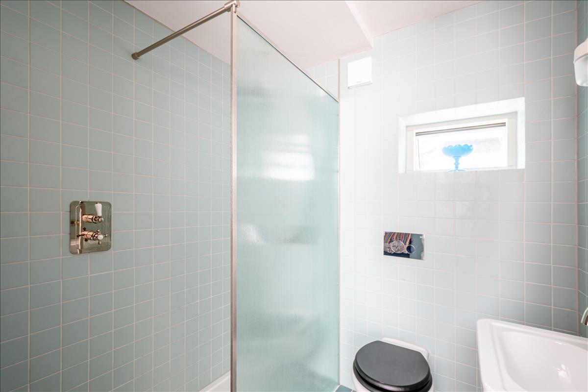 Three bedroom freehold modern house for sale in London Fields, Hackney, London, E8