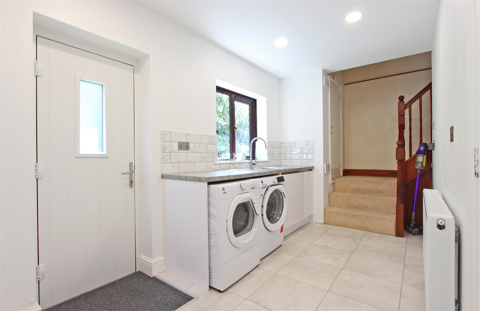 Property Image 45841429-560e-4384-b065-6be2c7171816