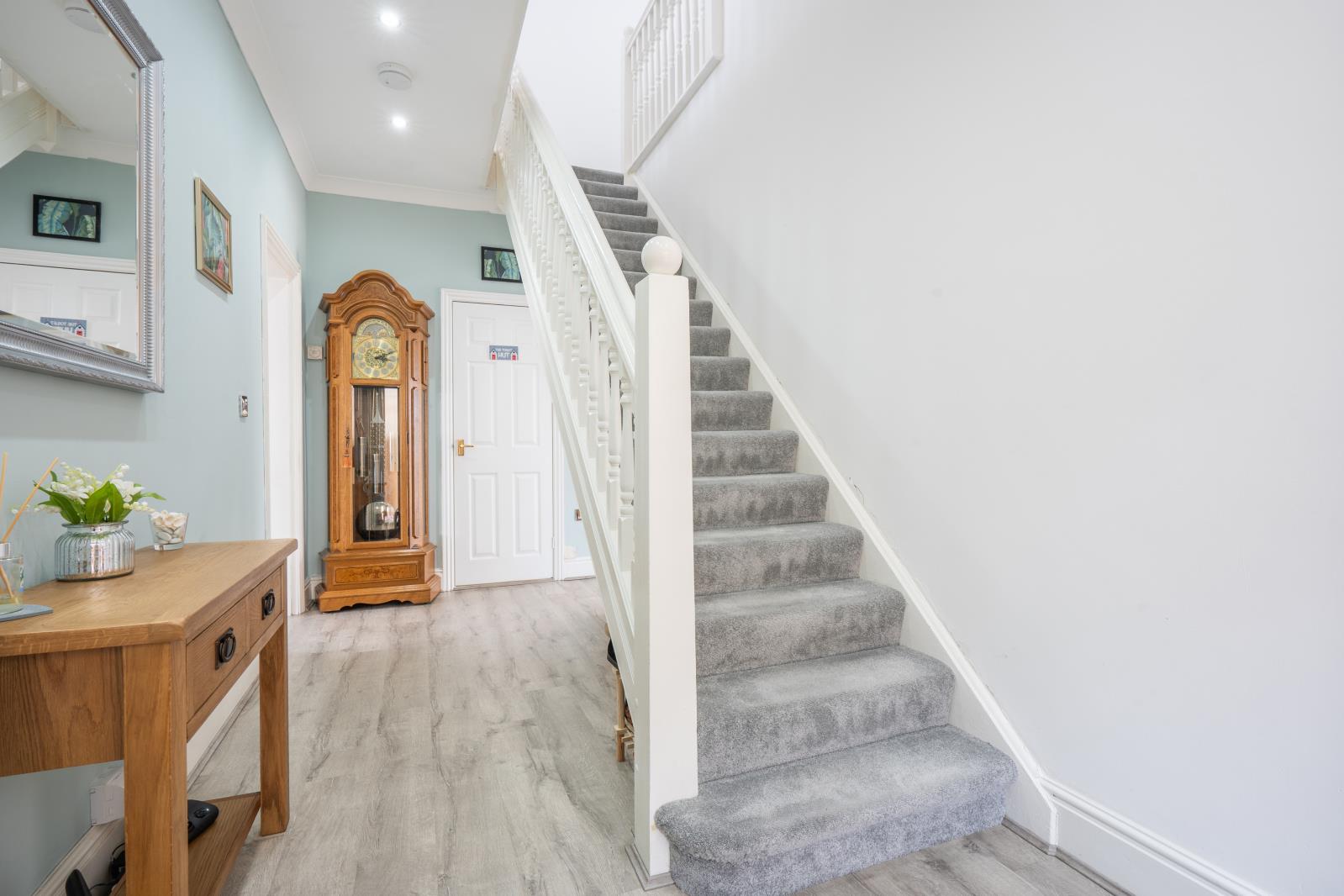Property Image 45868623-1b2c-4641-af5c-8af09bc31dff