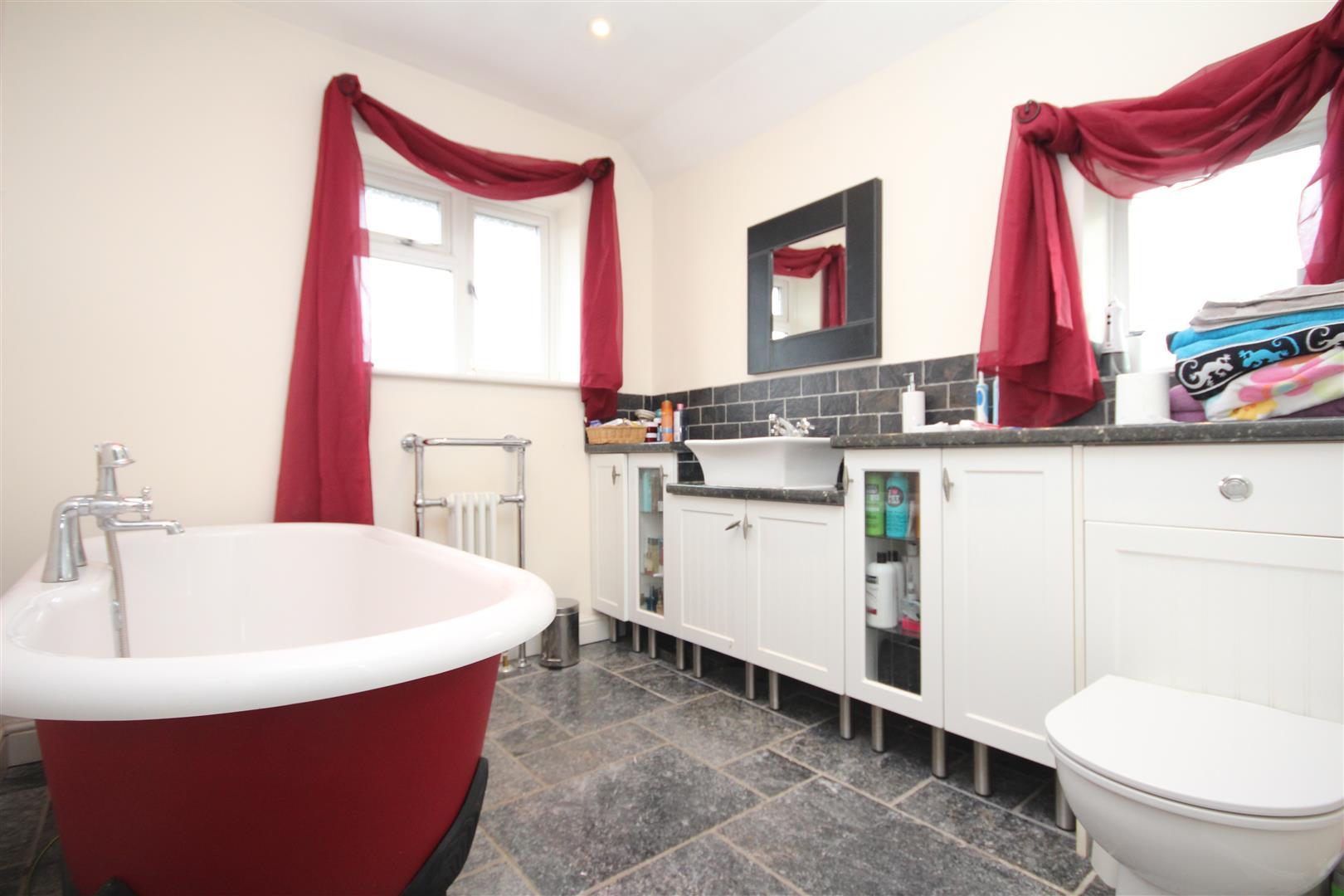 Property Image 46c52cf2-471c-4d23-976f-c7136fa56cbd