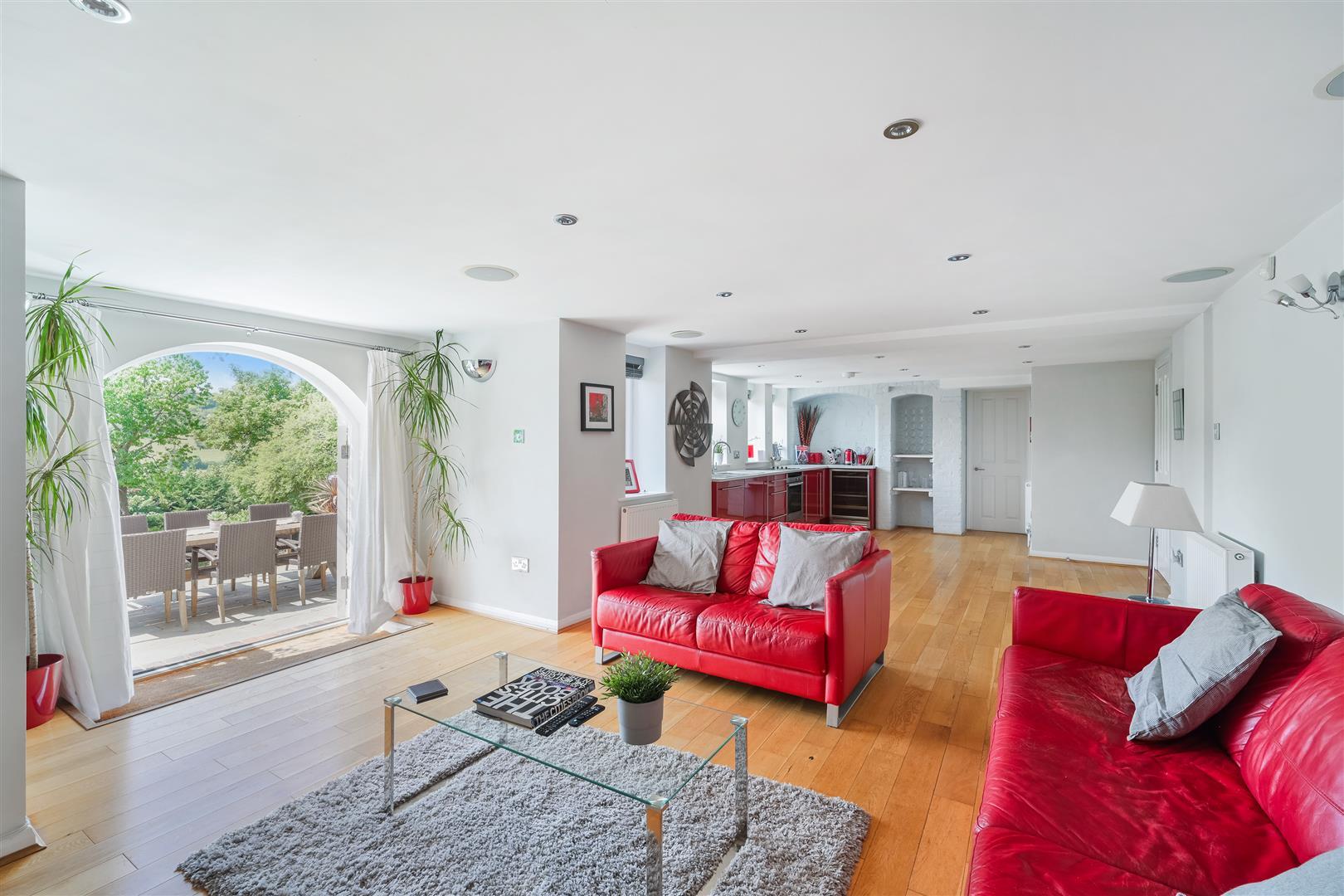 Property Image 46fcef97-aba0-4d1c-ae57-f885692b33a4