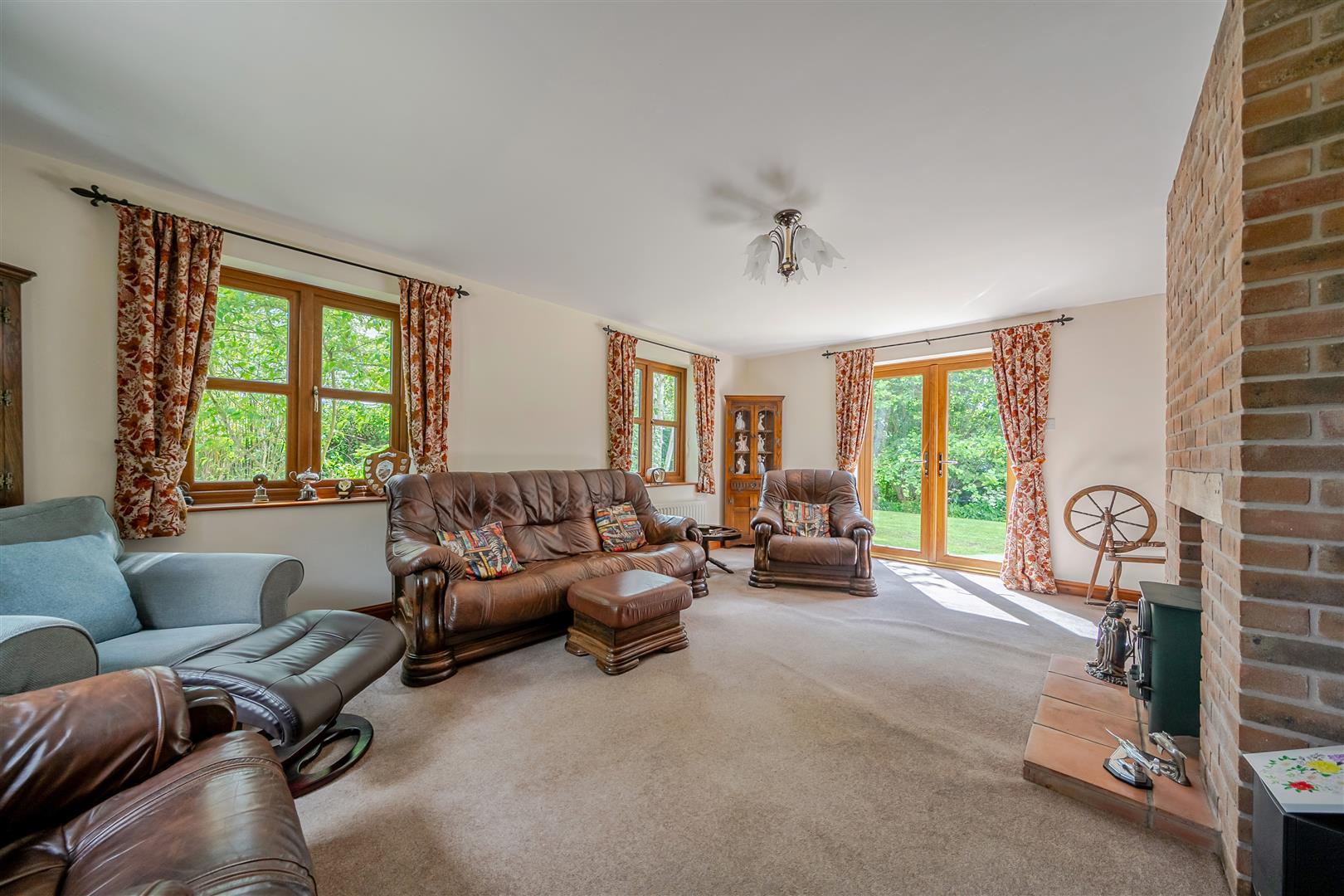 Property Image 47263fe9-0206-4003-adbc-df7f2e00a635