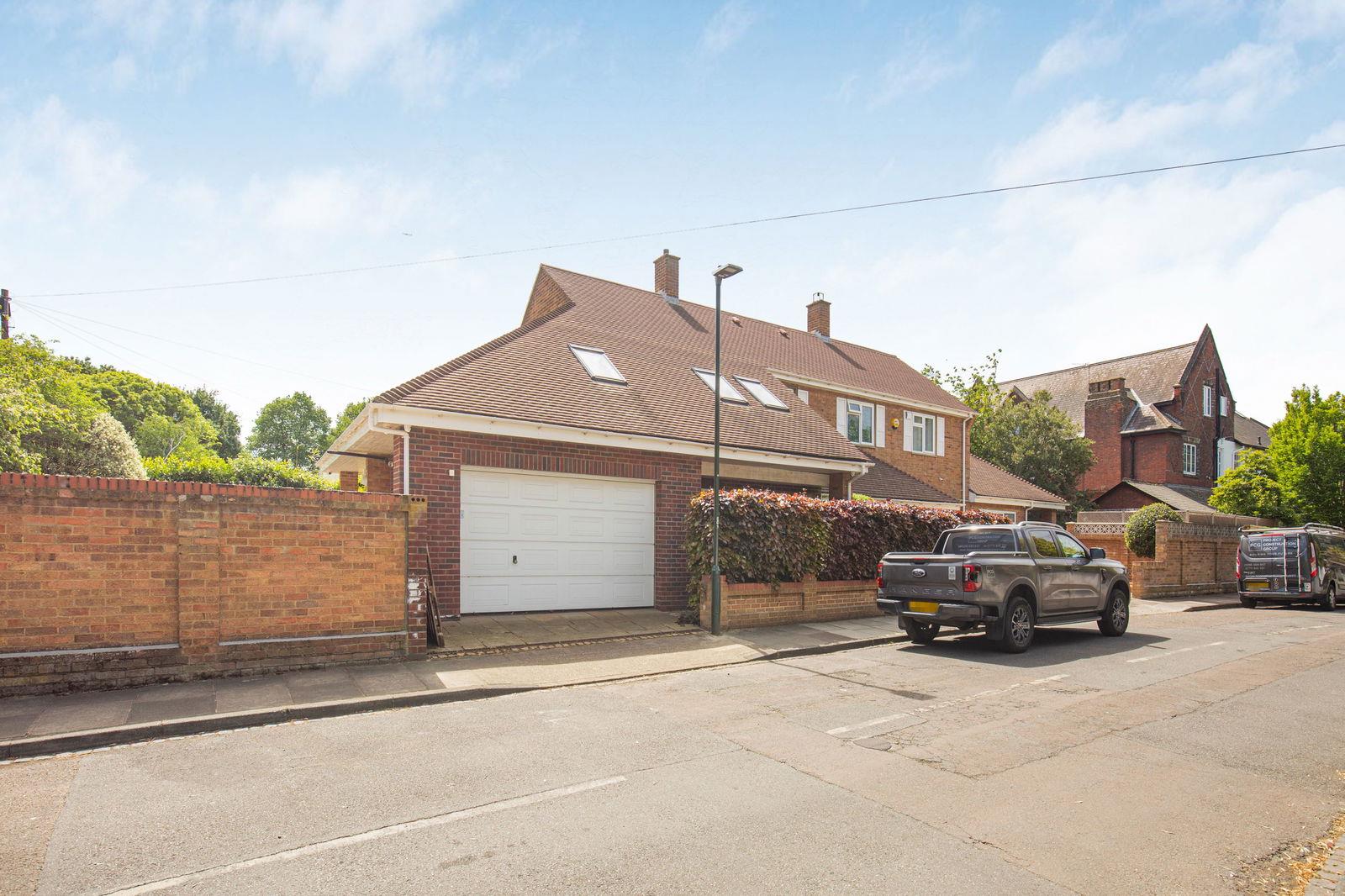 Property Image 478a4f87-5366-46c3-9cfa-9458d36ba81a
