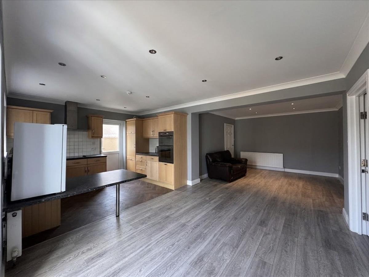 Property Image 47db2331-7301-43df-a0f3-0b621a040901