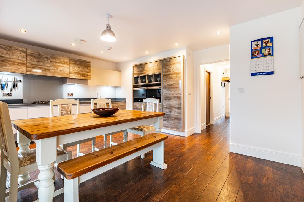 Property Image 48389069-55c3-4f6d-a566-0a2170fb2f50