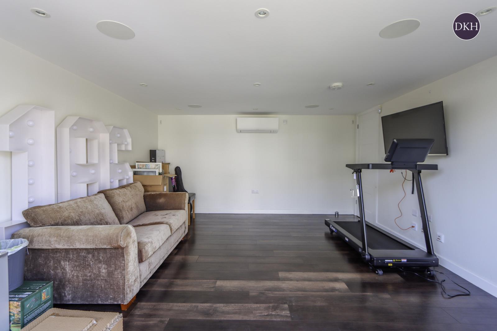 Property Image 484515e3-44a6-4e88-afe0-f526eaf85f63
