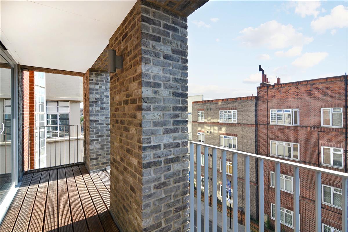 architecturally designed 2bed new build for rent in haggerston