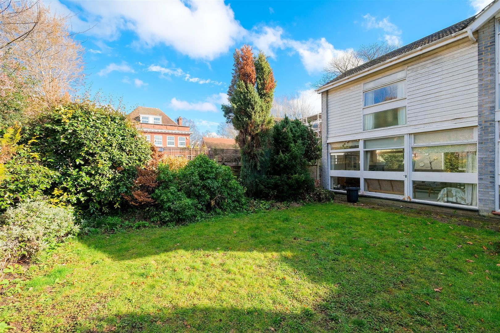Property Image 486bf599-d529-4a53-8359-23a9b4d61ef2