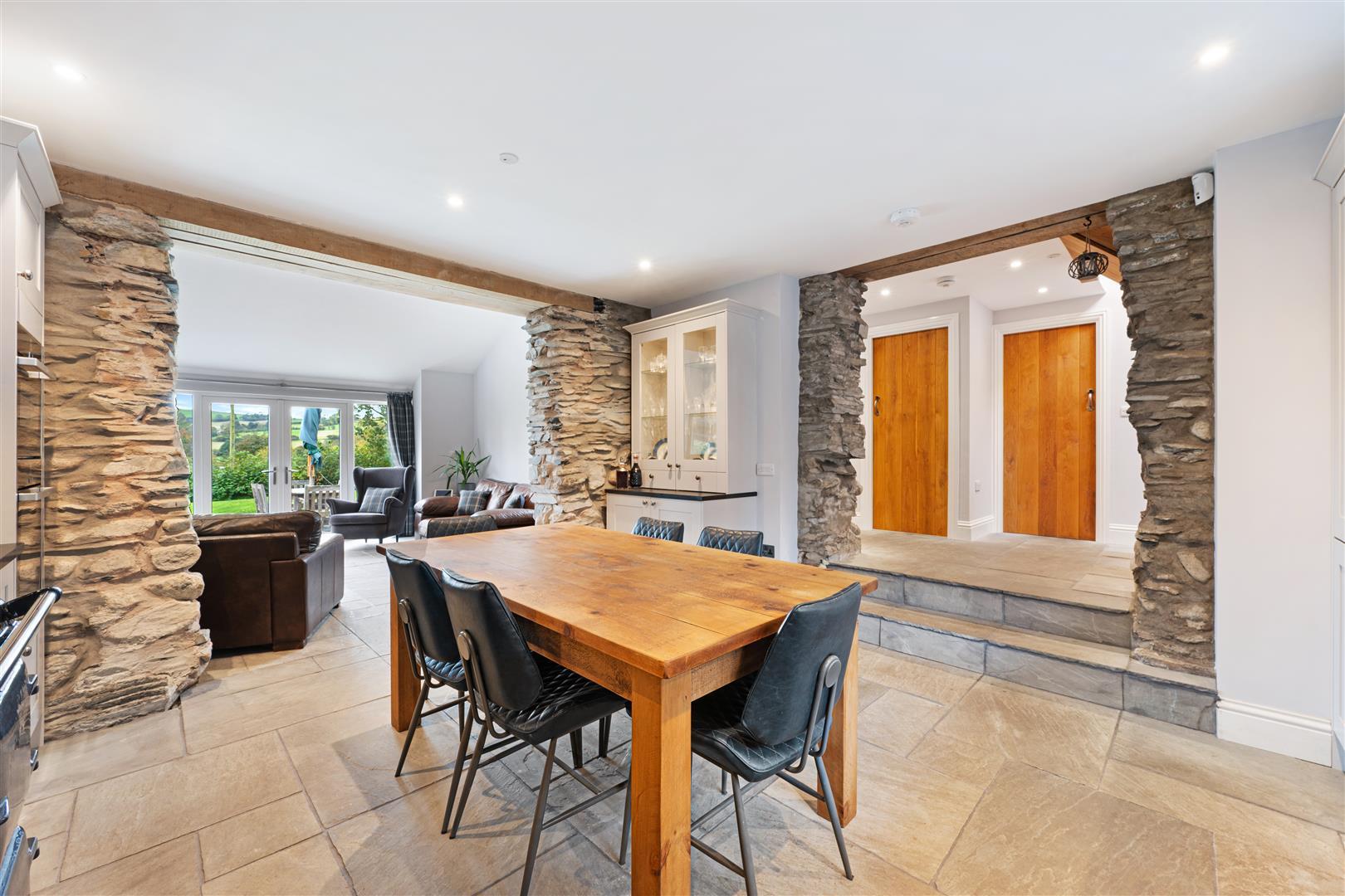Property Image 48997dd2-16d8-400a-b7cc-9a1e6339ce01