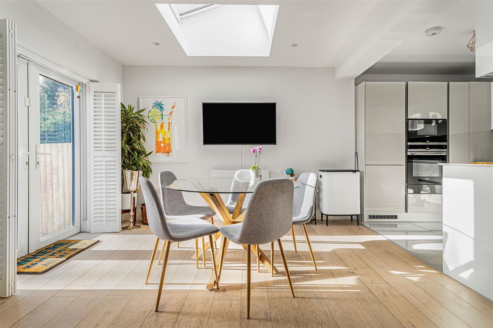 Property Image 489e7378-f9e5-42c6-85f2-8ede57eec441